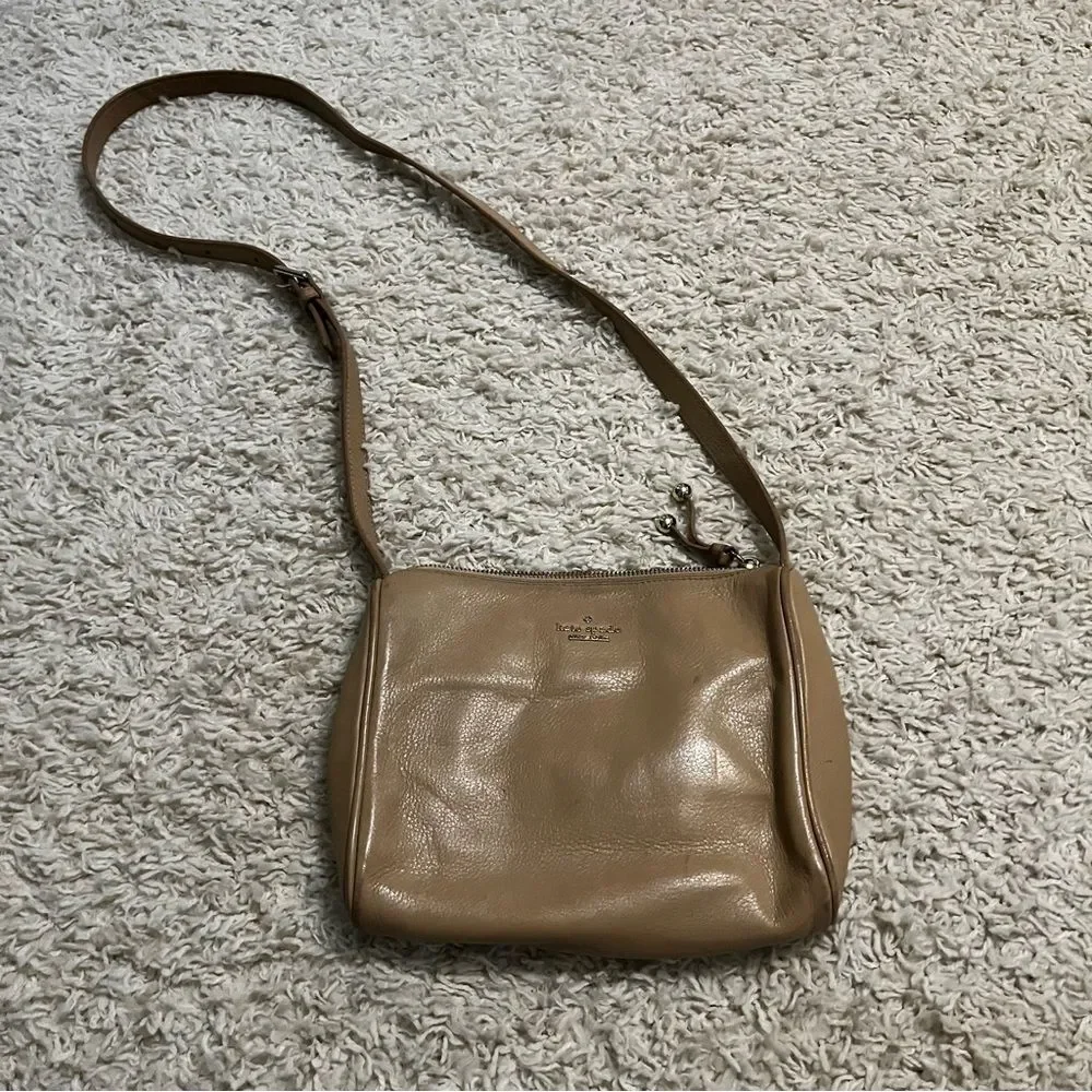 kate spade beige crossbody bag